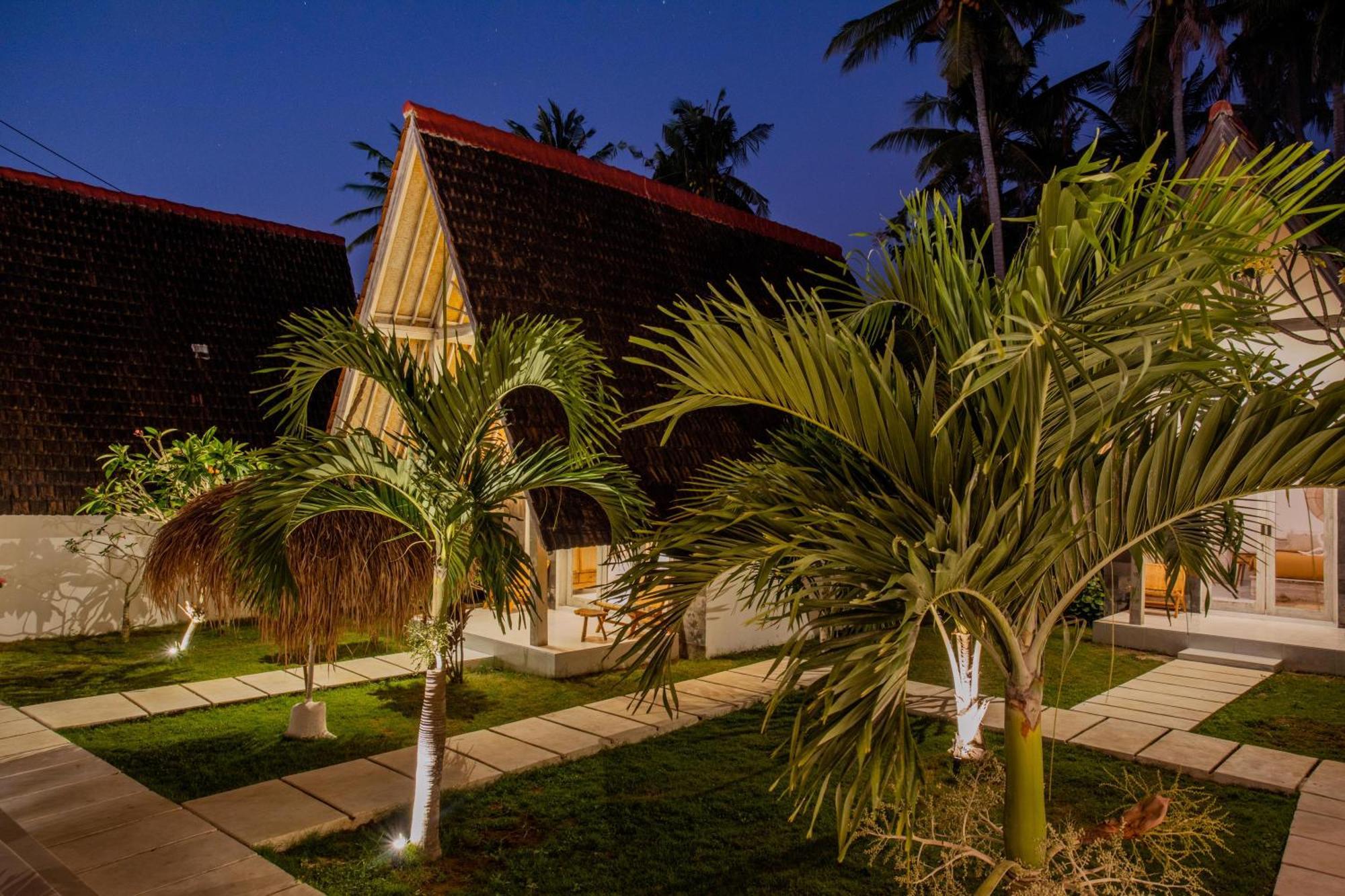 Sunset House Ceningan, 10 Person Beachview Private Villa Nusa Lembongan  Exterior photo