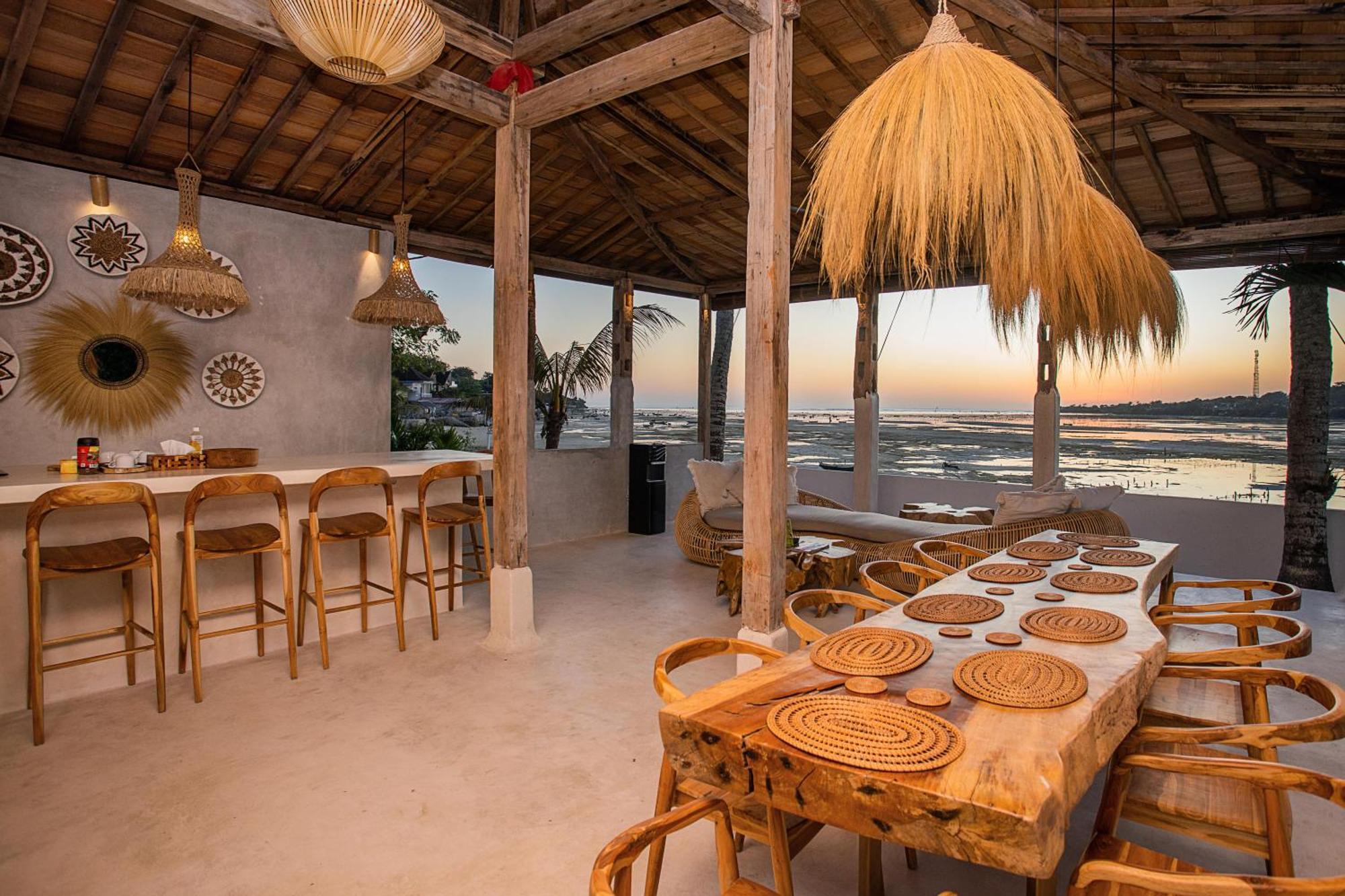 Sunset House Ceningan, 10 Person Beachview Private Villa Nusa Lembongan  Exterior photo